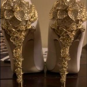 Just Fab white high heels